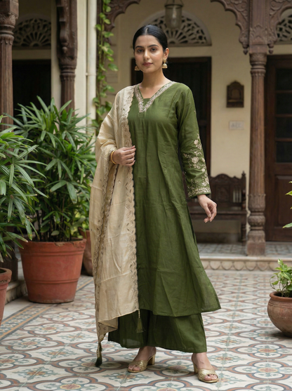 GIRRA – Emerald Green Heritage Luxe Kurta Set