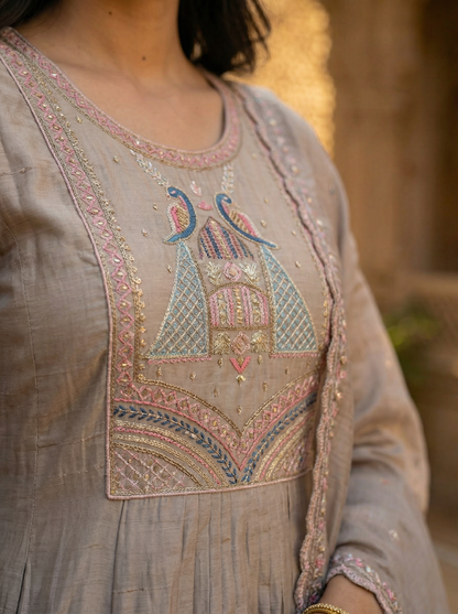GIRRA – Taupe Blush Heritage Luxe Kurta Set